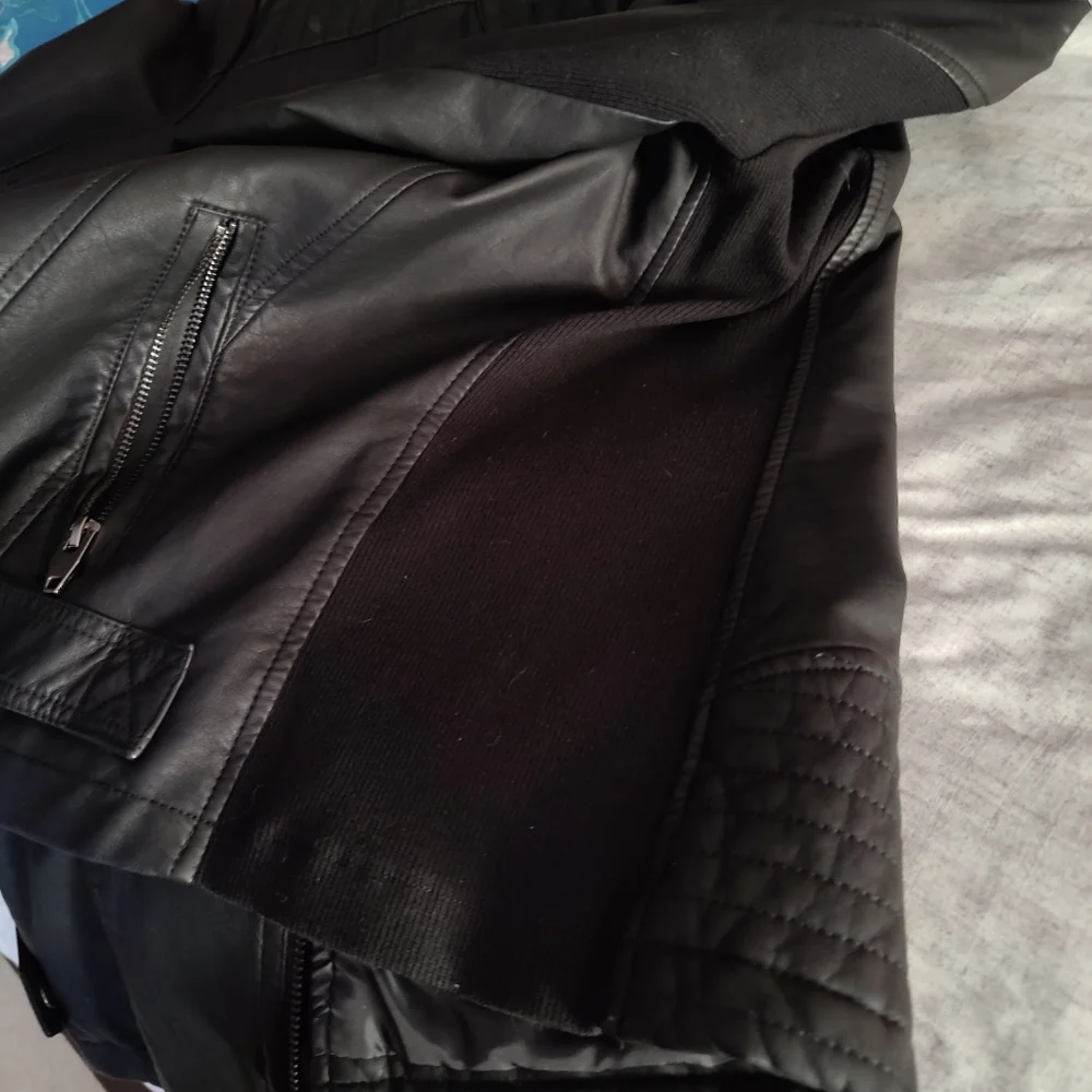 Jacket - Picture 5 of 5
